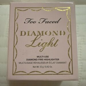 Too Faced Diamond Light Highlighter Box